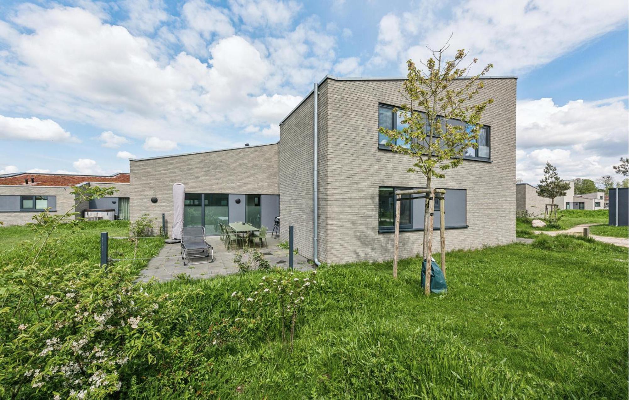 Cozy Home In Lembruch-Duemmer See With Sauna Εξωτερικό φωτογραφία