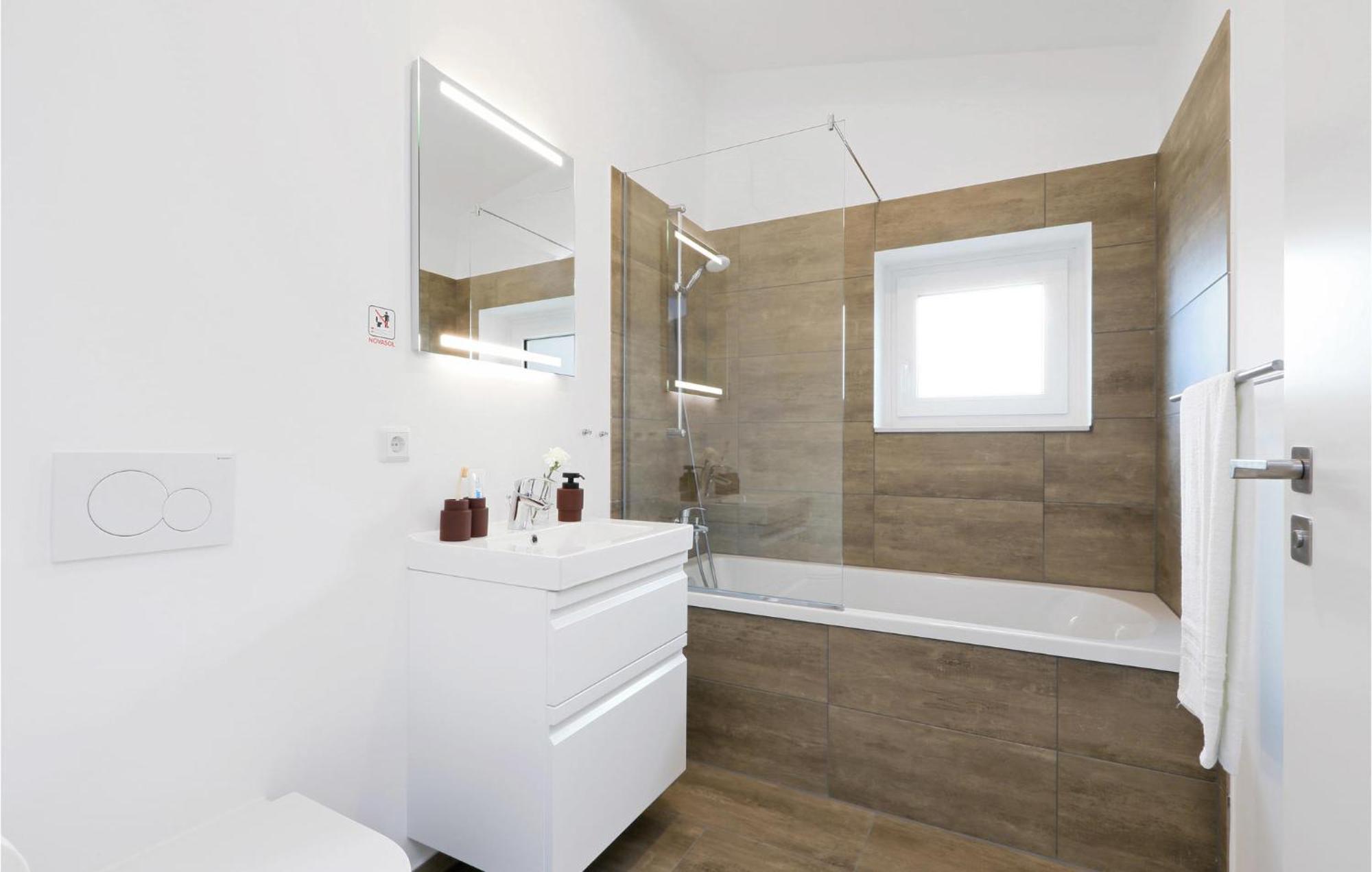 Cozy Home In Lembruch-Duemmer See With Sauna Εξωτερικό φωτογραφία